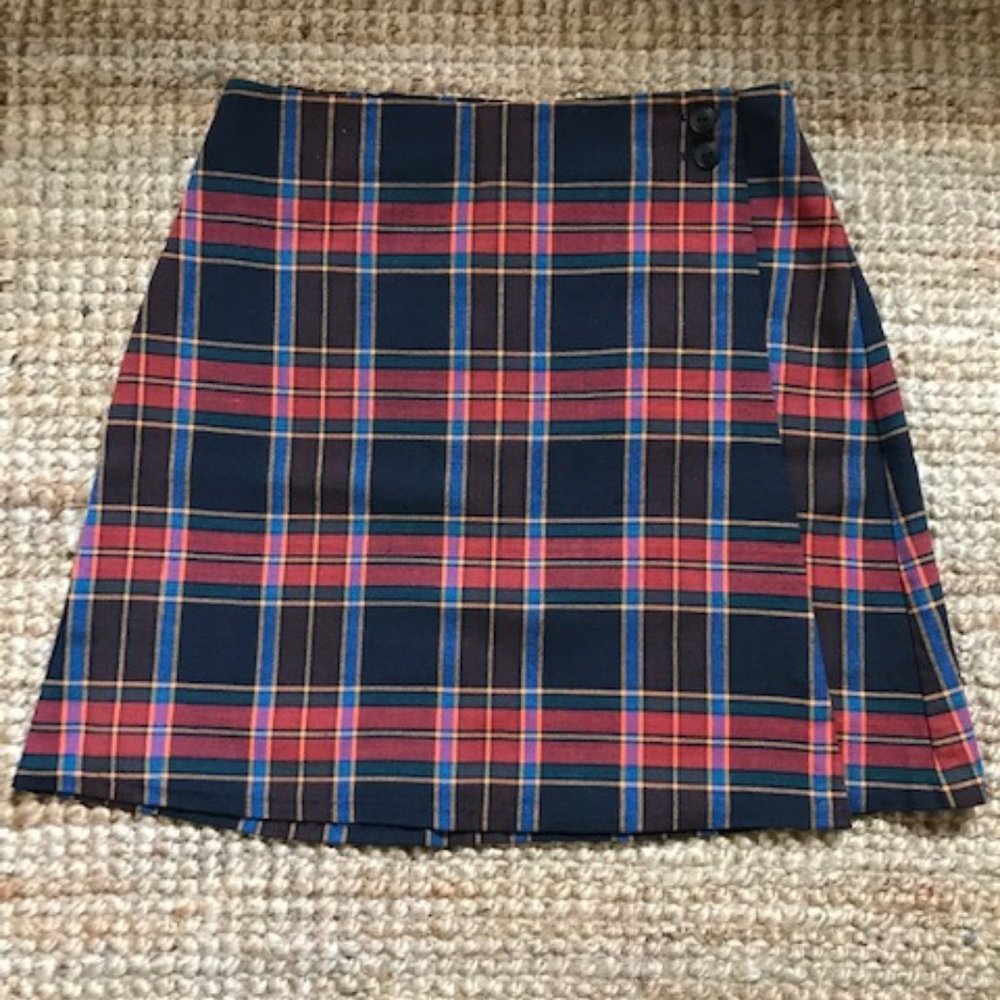 Plaid above the knee skirt